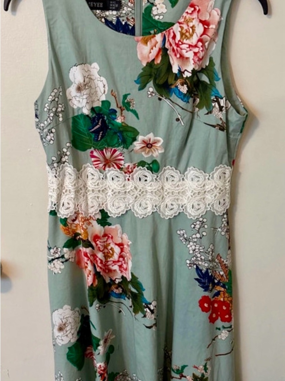 Sleeveless Floral Midi Dress with White Lace Waist - Mint Green